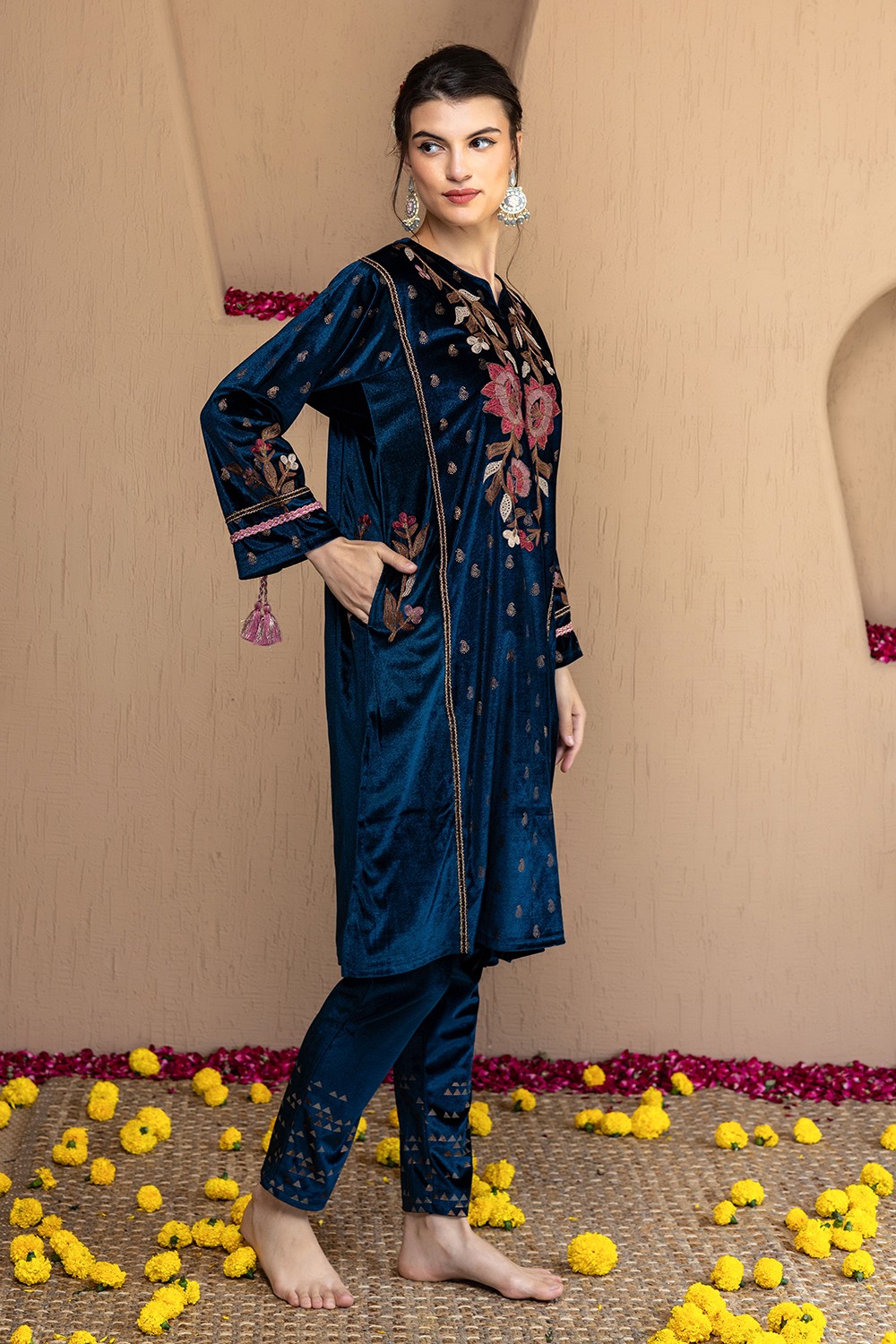 TEAL EMBROIDERED PHERAN SET